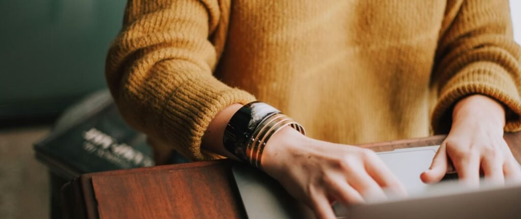 Δεύτερη μέρα των Χριστουγέννων, Πρωτοχρονιά και Θεοφάνια: Τι ισχύει φέτος για τις αμοιβές των εργαζομένων –