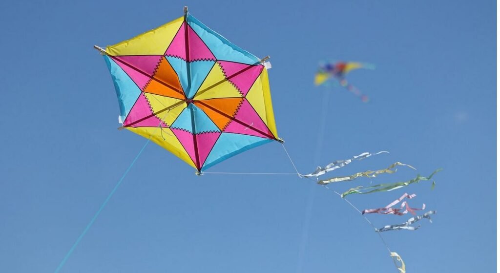 Καθαρά Δευτέρα 2026: Πότε πέφτει και τι θα ισχύσει για τις αμοιβές των εργαζομένων – enikonomia.gr