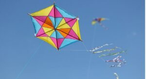 Καθαρά Δευτέρα 2026: Πότε πέφτει και τι θα ισχύσει για τις αμοιβές των εργαζομένων – enikonomia.gr