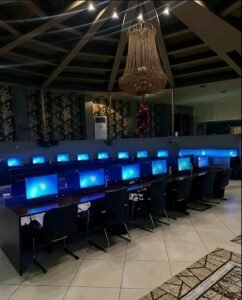 ΕΛΑΣ: Έφοδος σε δύο στέκια παράνομου τζόγου σε Κερατσίνι και Θεσσαλονίκη