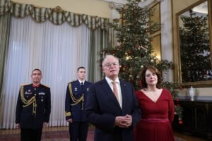 Πρωτοχρονιάτικα κάλαντα: Από ποιους θα τα «ακούσουν» ο Πρόεδρος της Δημοκρατίας και οι πολιτικοί αρχηγοί