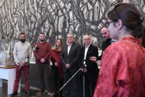 Δημήτρης Κουτσούμπας: Άκουσε τα κάλαντα στον Περισσό – «Καλή αγωνιστική χρονιά»