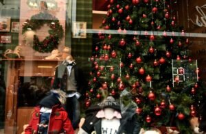 Η ακτινογραφία του τζίρου των εορτών τον Δεκέμβριο – Πώς εξελίχθηκε η εμπορική κίνηση – enikonomia.gr