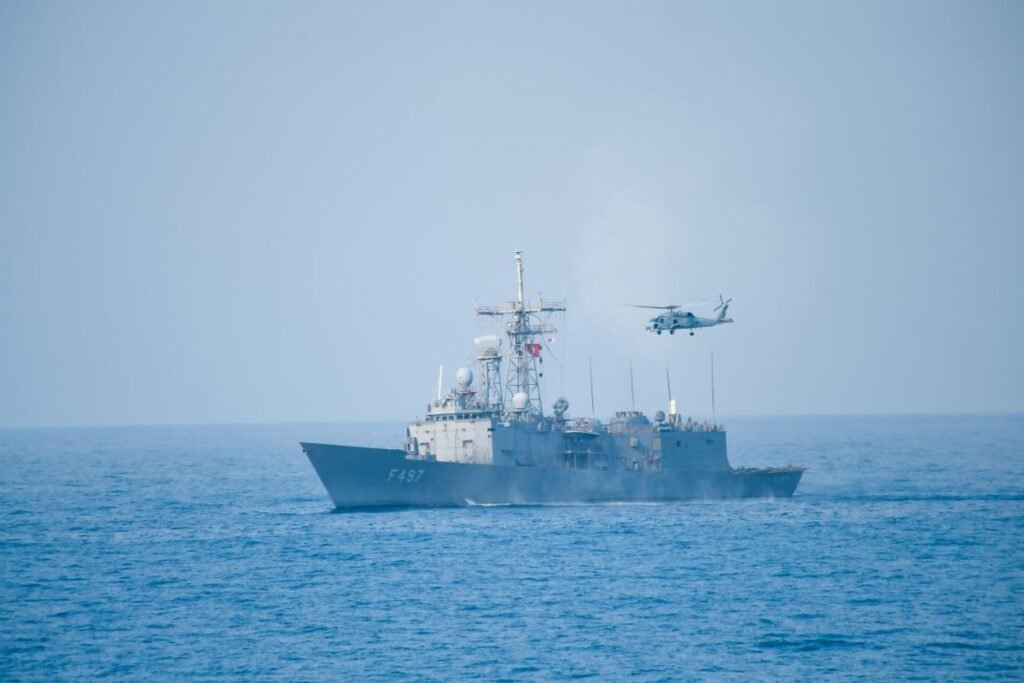 Πρόκληση: Τουρκικό πολεμικό πλοίο παρενόχλησε ελληνικό πλοίο πόντισης καλωδίου ανάμεσα από Αμοργό – Αστυπάλαια