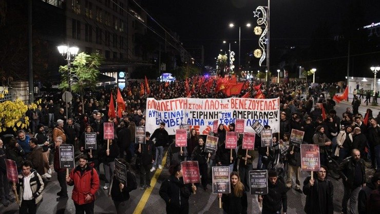 Συγκέντρωση και πορεία στην αμερικανική πρεσβεία για την επίθεση στη Βενεζουέλα