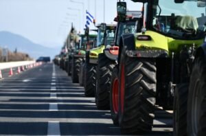 Αγρότες: Αντίστροφη μέτρηση για την εξειδίκευση των μέτρων – «Λουκέτο» από σήμερα στις λαϊκές αγορές –