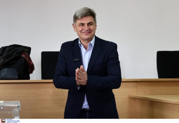 Φαραντούρης: «Ενώνω τη φωνή μου με την Καρυστιανού, αν αποφασίσω να πορευτώ σε άλλο δρόμο θα ενημερώσω