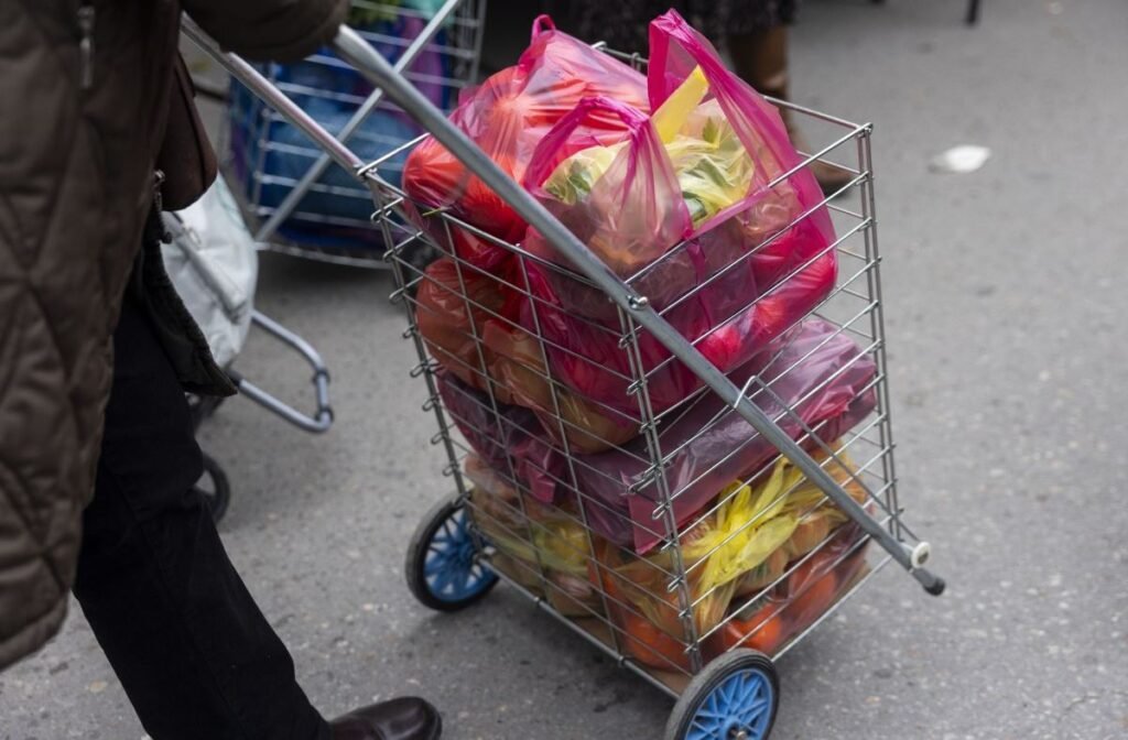 Θεοδωρικάκος: Με νομοθετική πρωτοβουλία ενισχύουμε τη λειτουργία των λαϊκών αγορών προς όφελος των