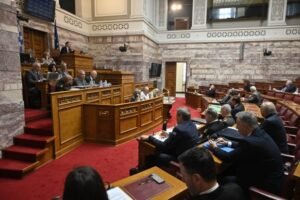 Βουλή: «Γνώμονας το συμφέρον της πατρίδας και ο εξορθολογισμός» λέει η συμπολίτευση για τις αλλαγές στις ΕΔ