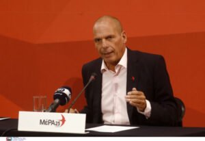 Γιάνης Βαρουφάκης: «Θύελλα» αντιδράσεων μετά τις δηλώσεις του για τα ναρκωτικά – Η εισαγγελική παρέμβαση και