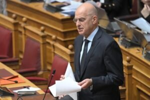 Δένδιας στη Βουλή: Εθνική ευθύνη η εκλογίκευση στις Ένοπλες Δυνάμεις