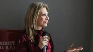 Μαρία Καρυστιανού για Ζωή Κωνσταντοπούλου στη δίκη των Τεμπών: «Σπαταλά τον χρόνο»