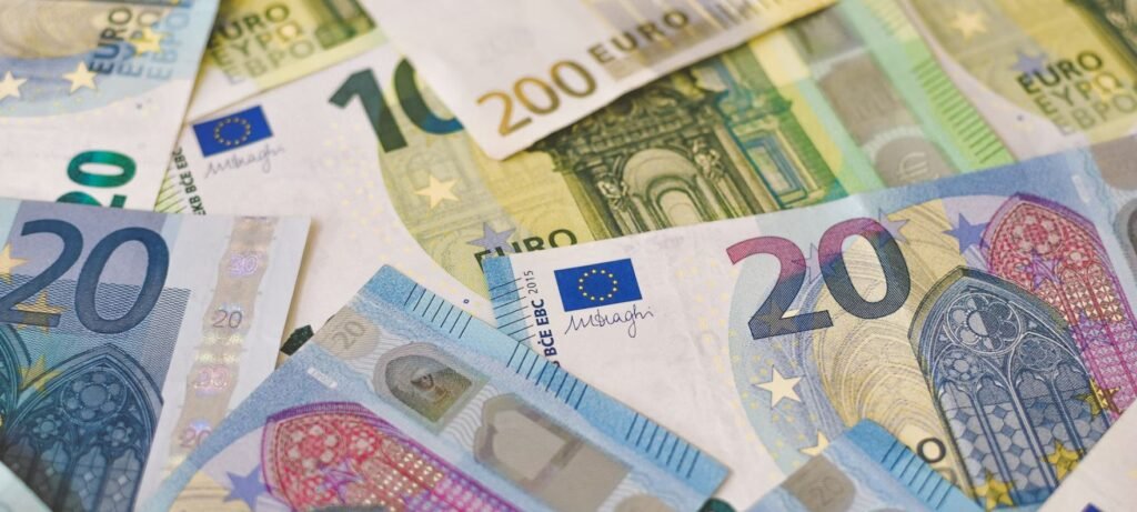 e-ΕΦΚΑ και ΔΥΠΑ:Ποιοι πάνε από αύριο στα ΑΤΜ – enikonomia.gr