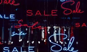 Χειμερινές εκπτώσεις 2026: Αύριο η πρεμιέρα-Τι πρέπει να προσέχετε στις αγορές σας και ποιες Κυριακές θα