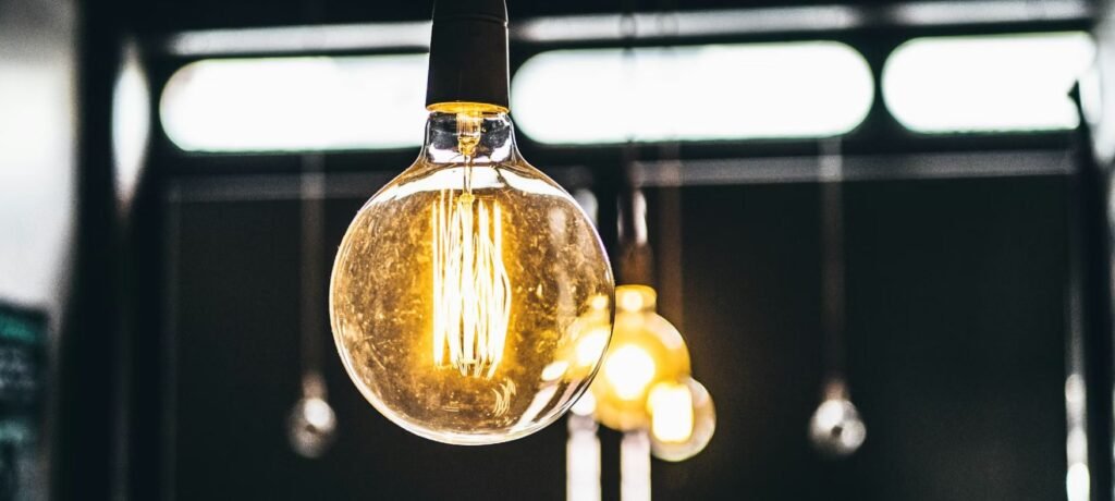 Νέα έρευνα για την ηλεκτρική ενέργεια: Γιατί οι καταναλωτές στρέφονται στα σταθερά τιμολόγια ρεύματος –