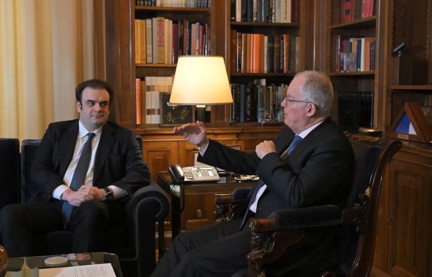 Συνάντηση Τασούλα-Πιερρακάκη: Τι συζήτησαν για την ελληνική οικονομία – enikonomia.gr