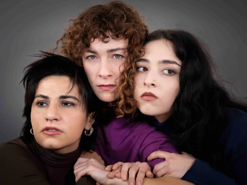 «24 ώρες σ’ έναν κόσμο που δεν μας ανήκει»: Πρεμιέρα για τη νέα διεθνή συμπαραγωγή του Παντελή Φλατσούση στο Θέατρο Τέχνης