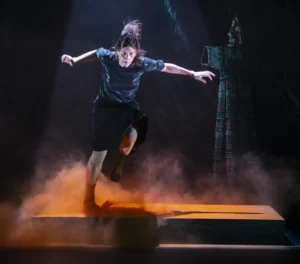 «Mountain»: Η στοχαστική αναμέτρηση με τη θνητότητα των RootlessRoot επιστρέφει στη ΦΙΑΤ