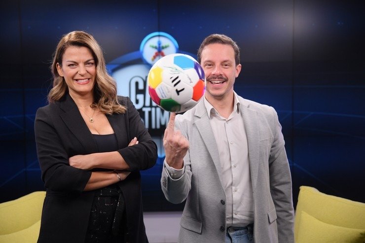 Ο Δ. Μακαλιάς σκίζει το σενάριο και μετατρέπει το GAME TIME σε stand-up show