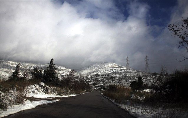Καιρός: Τοπικές βροχές, χιόνια, δυνατοί άνεμοι και θερμοκρασία έως 16 βαθμούς Κελσίου