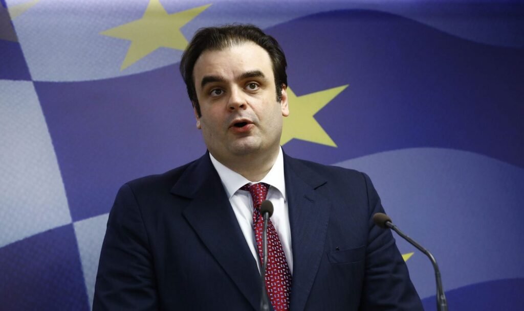 Κυριάκος Πιερρακάκης: Θα χτυπήσει σήμερα για πρώτη φορά το καμπανάκι του Eurogroup από τη θέση του προέδρου