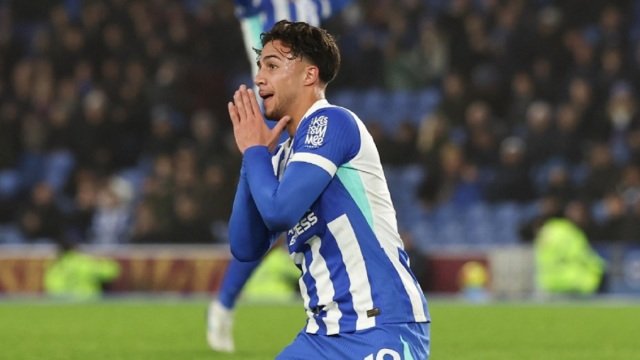 Ευρωπαϊκά πρωταθλήματα: Μυθικό γκολ του Κωστούλα με την Μπράιτον, πήρε ανάσα ο Αλμέιδα στη Σεβίλλη (Βίντεο)