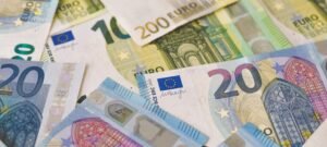 Μηνιαίο «κρατικό» επίδομα έως 800 ευρώ: Παρατείνεται η προθεσμία υποβολής συμπληρωματικών στοιχείων-Ποιους