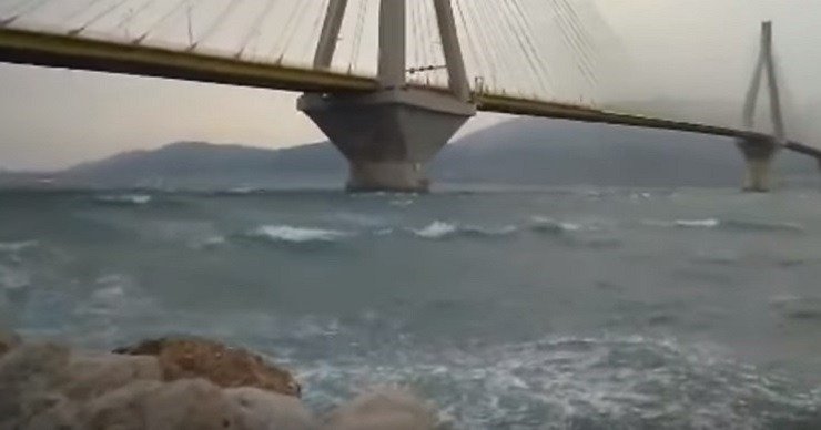 Ισχυροί άνεμοι και προβλήματα μετακινήσεων στο Ρίο–Αντίρριο