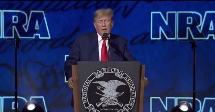 Τραμπ: «Ο θεός είναι πολύ περήφανος για το έργο μου»