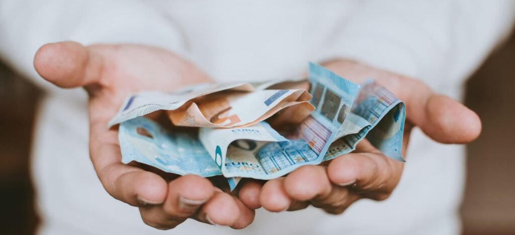 Εθνική σύνταξη: Τι πρέπει να γνωρίζετε για τα νέα ποσά – enikonomia.gr