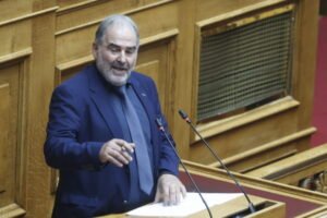 Βουλή: Έντονες αντιδράσεις για αναφορά ανεξάρτητου βουλευτή στη Χούντα – Ομόφωνη καταδίκη από τα κόμματα