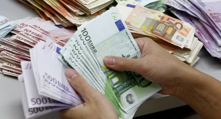 Στην εκλογική «μέγγενη» η αύξηση του κατώτατου μισθού!