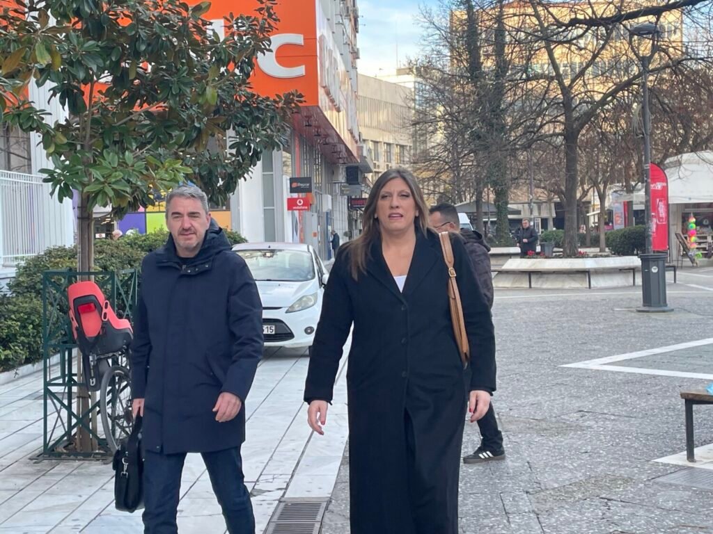 Κωνσταντοπούλου από τη Λάρισα για τα Τέμπη: Οι οικογένειες των θυμάτων σκάβουν με τα χέρια τους για να βγει η αλήθεια