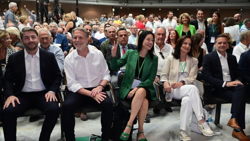 Καζάνι που βράζει το ΠΑΣΟΚ – Η ενόχληση της Χαριλάου Τρικούπη για τις «κακοφωνίες» και η νέα εσωκομματική