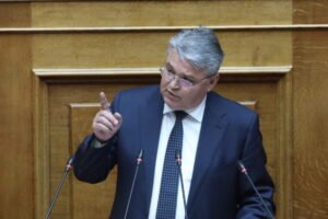 Βουλή – Νατσιός: Στην Ελλάδα υπάρχουν δύο διαφορετικοί κόσμοι