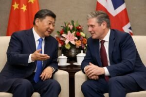Ο πρόεδρος της Κίνας Σι υποδέχεται τον πρωθυπουργό της Βρετανίας Στάρμερ
