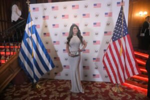 «Melania»: Πρεμιέρα στην Αθήνα με οικοδέσποινα την Κίμπερλι Γκιλφόιλ – Η Μελάνια Τραμπ είναι εδώ για πολλούς