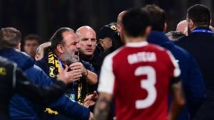 Επίθεση Ολυμπιακού σε Ηλιόπουλο: “Βαριές” κατηγορίες κατά του ιδιοκτήτη της ΠΑΕ ΑΕΚ