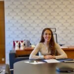 «Μιχαηλίδου: Η Ελλάδα Πρωτοστατεί στην Ευρωπαϊκή Αντίδραση για Προσιτή Στέγη – Ανακαλύψτε τα Καινοτόμα Προγράμματα»