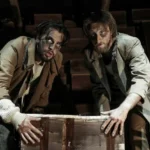 «Εμιγκρέδες»: Μια Συναρπαστική Θεατρική Εμπειρία του Σλαβομίρ Μρόζεκ στο Θέατρο ΜΕΤΣ για Περιορισμένες Παρουσιάσεις!