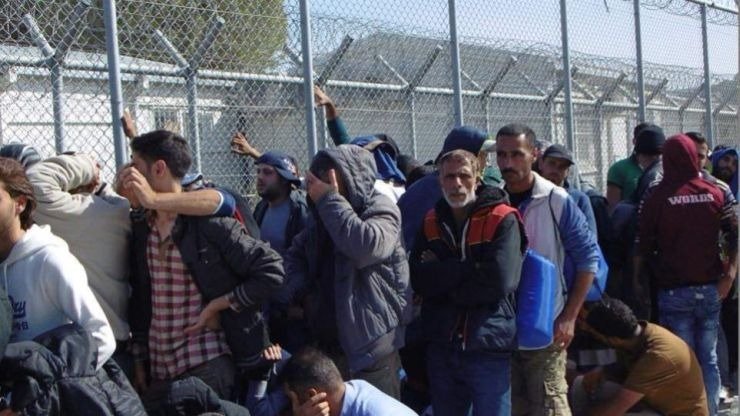Πάνω από 3.500 μετανάστες στις τρεις κλειστές ελεγχόμενες δομές του βορείου Αιγαίου