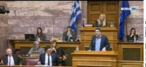 Βουλή: «Κάποιοι από εσάς ήσασταν με τον Κορκονέα γιατί φορούσε στολή» – Έντονη πολιτική αντιπαράθεση Κικίλια – Ηλιόπουλου