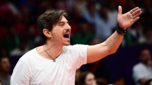 Γιαννακόπουλος: “Μπράβο στον Μπαρτζώκα που παραδέχθηκε το λάθος του”