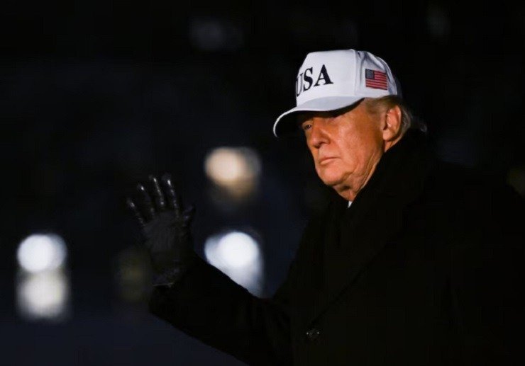 Τραμπ: Καμία συγγνώμη, κανένα λάθος – Τί είπε μετά την απόσυρση του ρατσιστικού βίντεο με τους Ομπάμα