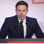 Σαρκαστική Πρόταση Κασσελάκη στους Παραιτούμενους Βουλευτές του ΣΥΡΙΖΑ: «Σας γράφω συστατική επιστολή για τον ιδιωτικό τομέα!»