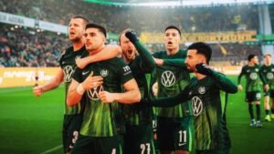 Bundesliga: Αφιερωμένο στα επτά αδικοχαμένα “αετόπουλα” το πρώτο γκολ του Κουλιεράκη με τη Βόλφσμπουργκ, σκόραρε και ο Σάλιακας!