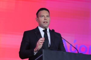 Κασσελάκης: Προσκλητήριο σε όσους έφυγαν έστειλε από το βήμα του συνεδρίου – «Δεν πάμε με την παλιά συνταγή»