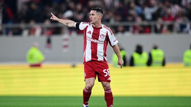 Ολυμπιακός: Πρόστιμο της ΔΕΑΒ στον Ποντένσε, κλήση στην ΑΕΚ για δύο οπαδούς