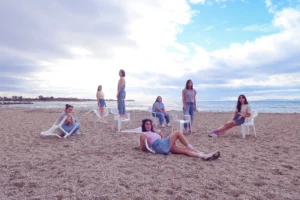 Η παράσταση «Πάρανταϊζ – Η αίθουσα κλιματίζεται» επιστρέφει για δεύτερη χρονιά στο Θεάτρου 104