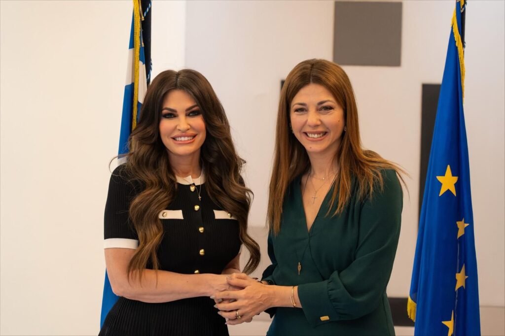 Συνάντηση Γκίλφοϊλ-Ζαχαράκη στο υπουργείο Παιδείας – «Χτίζουμε γέφυρες γνώσης μεταξύ των δύο χωρών»